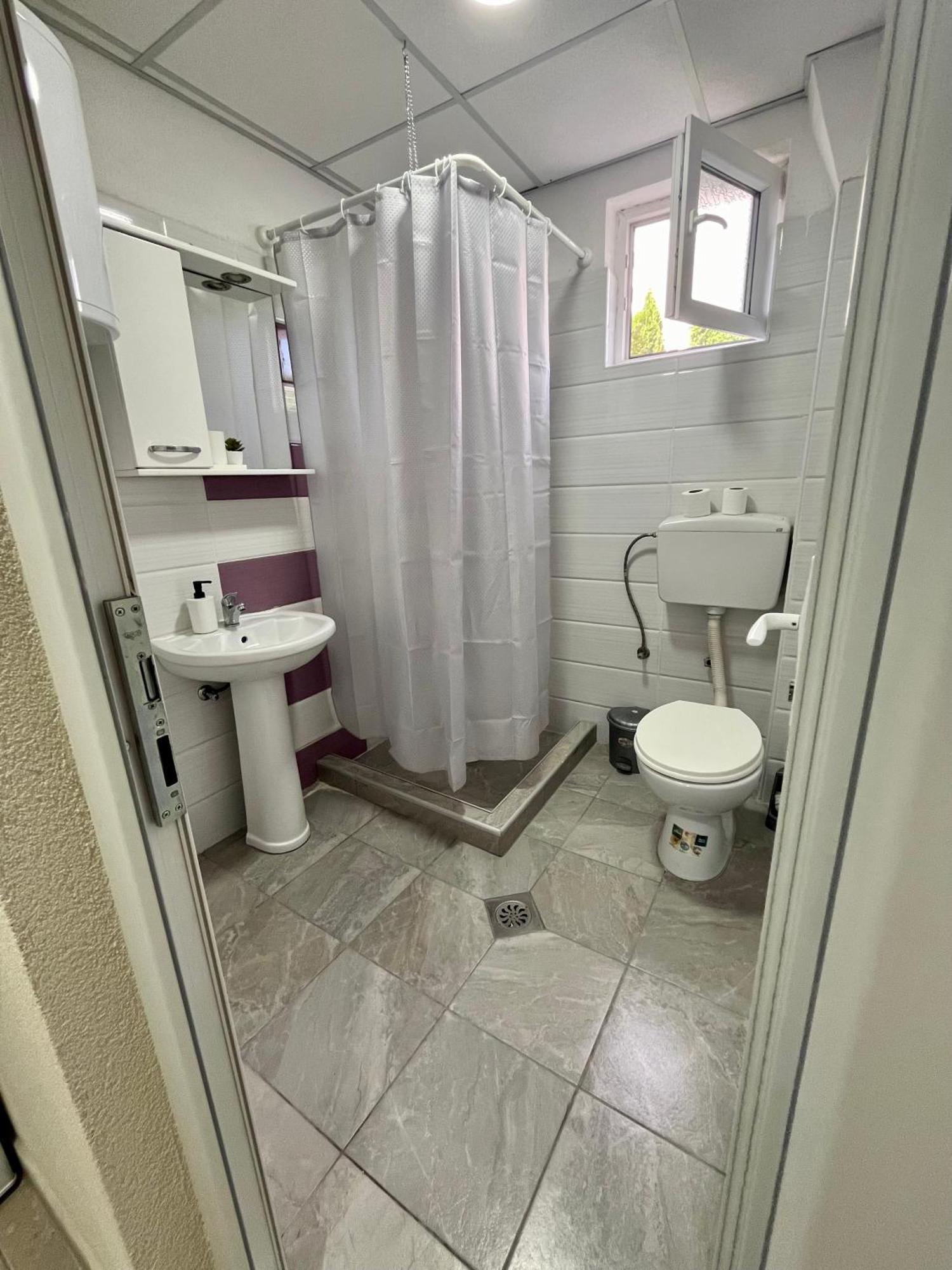 Lux Ohrid Apartment Exterior photo