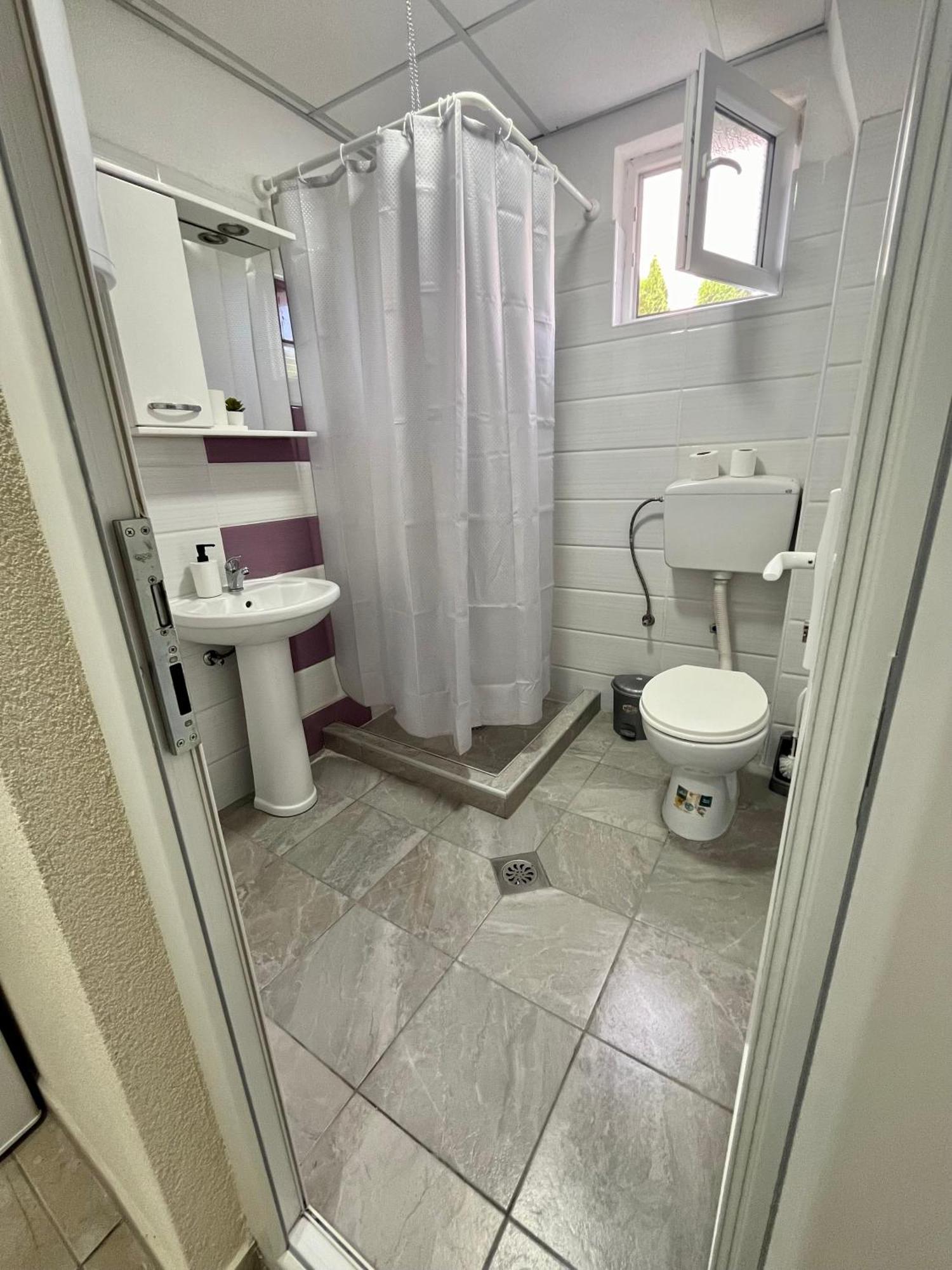 Lux Ohrid Apartment Exterior photo